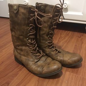 American Eagle Brown Combat Boots 🥾